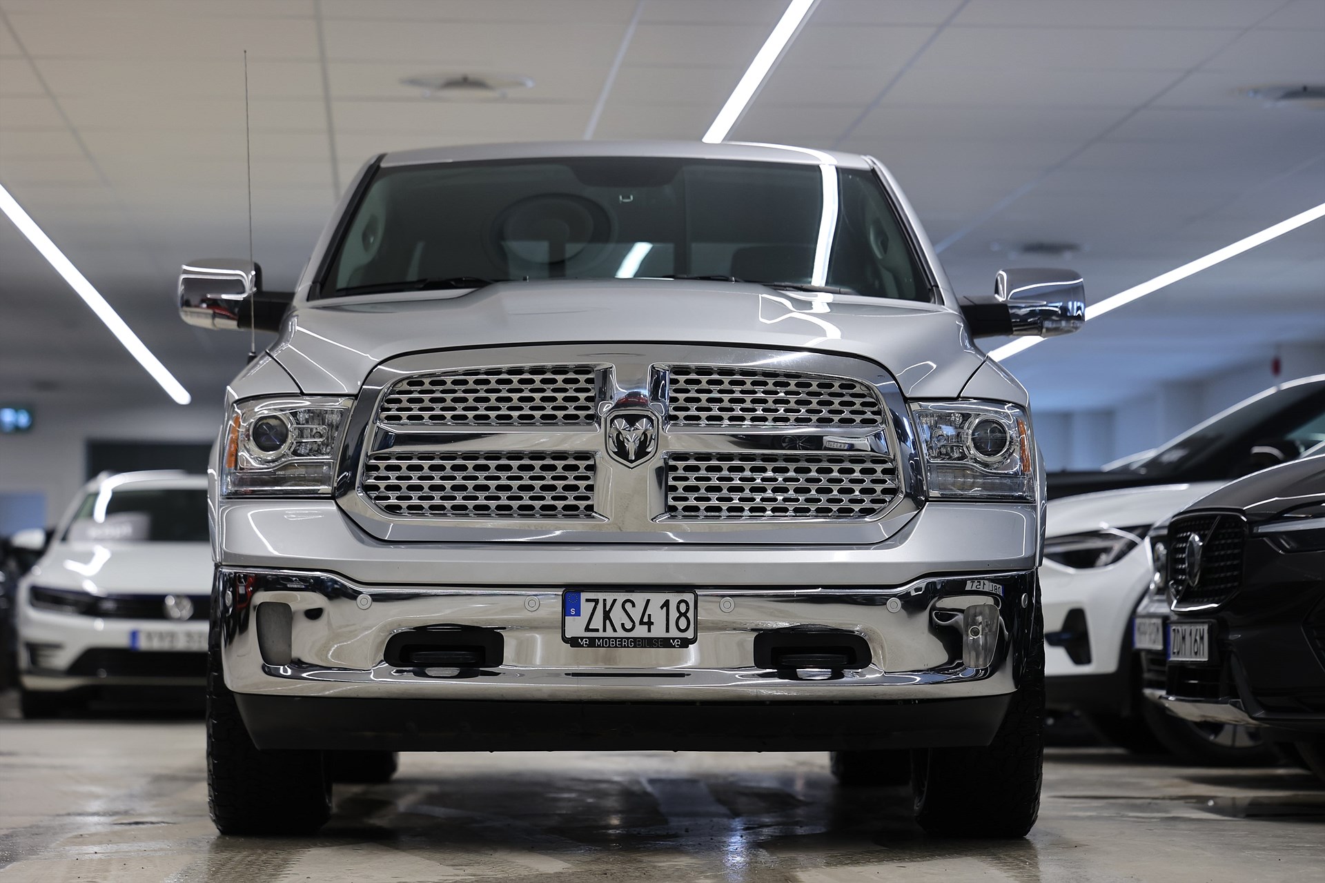 RAM 1500 Crew Cab 5.7 V8 4x4 Laramie Ram Box MOMS