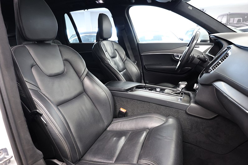 Volvo XC90 T6 AWD 310hk R Design 7-Sits HUD B&W Luft.fjädr Pano
