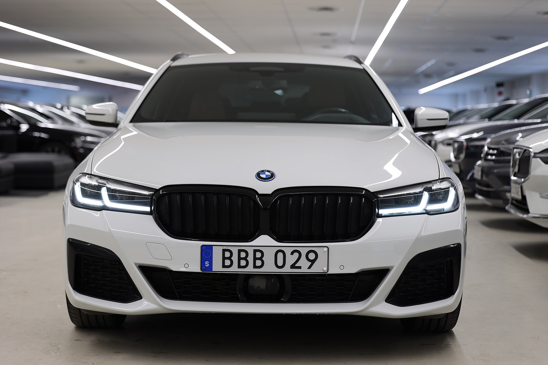 BMW 530e xDrive M-Sport B-Kamera HiFi Skinn Keyless Display key MOMS