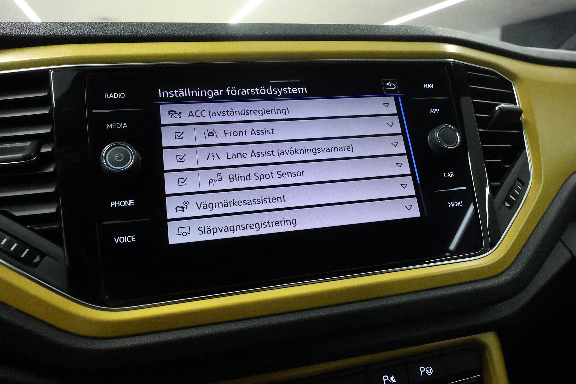 Volkswagen T-Roc Cabriolet 1.5 TSI 150hk R Line Läder Beats B-Kamera