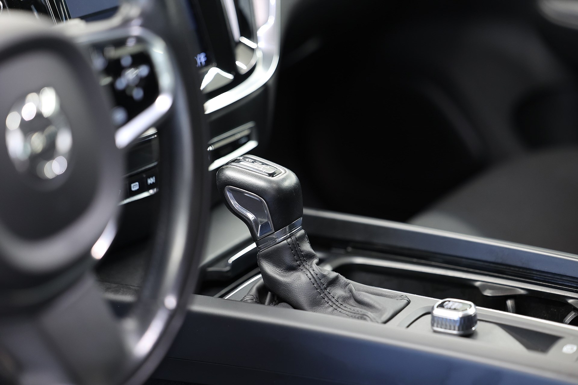 Volvo V60 D4 AWD 190hk *Hjulkampanj!* Momentum Drag