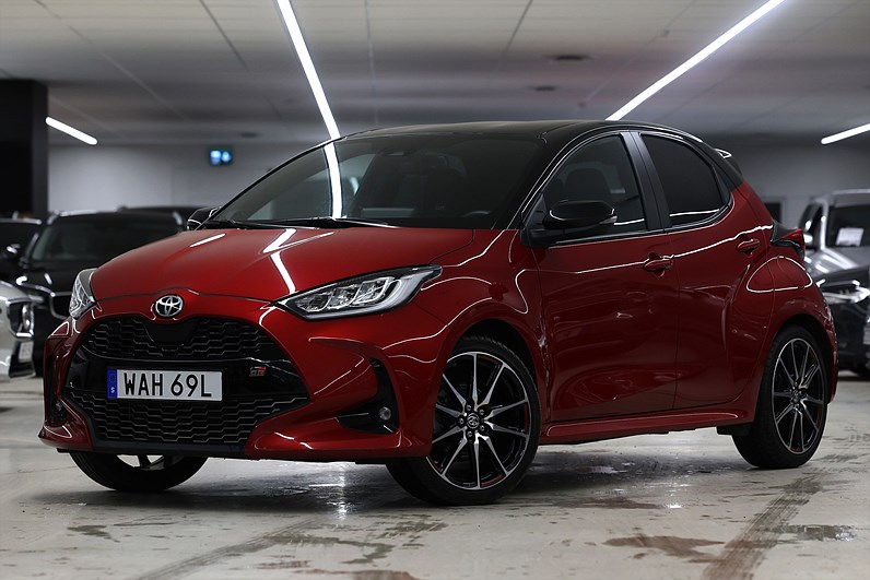 Toyota Yaris Hybrid 116hk *Kampanj!* GR-Sport Plus pkt HUD JBL Bi-Tone