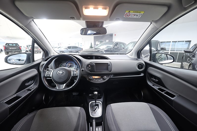 Toyota Yaris Hybrid 101hk Active B-kamera PDC Farth