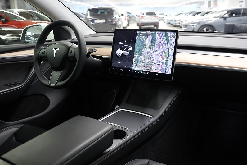 Tesla Model Y Performance 534hk *Kampanj!* Drag Pano Navi
