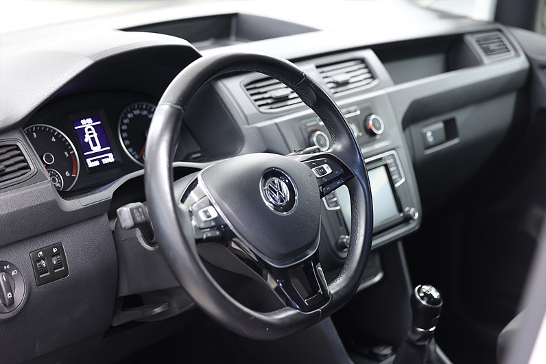 Volkswagen Caddy 2.0 TDI Värmare Carplay Drag LEASBAR