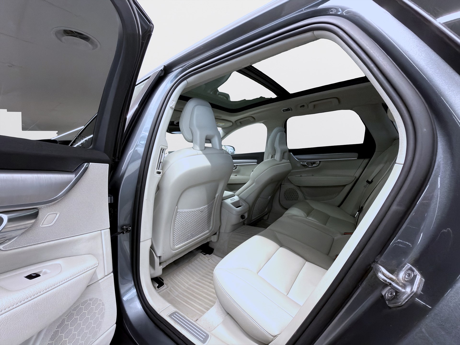 Volvo V90 D5 AWD Momentum Pano HUD Skinn Värmare Drag
