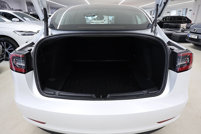 Tesla Model 3 Standard Range 283hk Pano Läder Navi B-Kamera Keyless