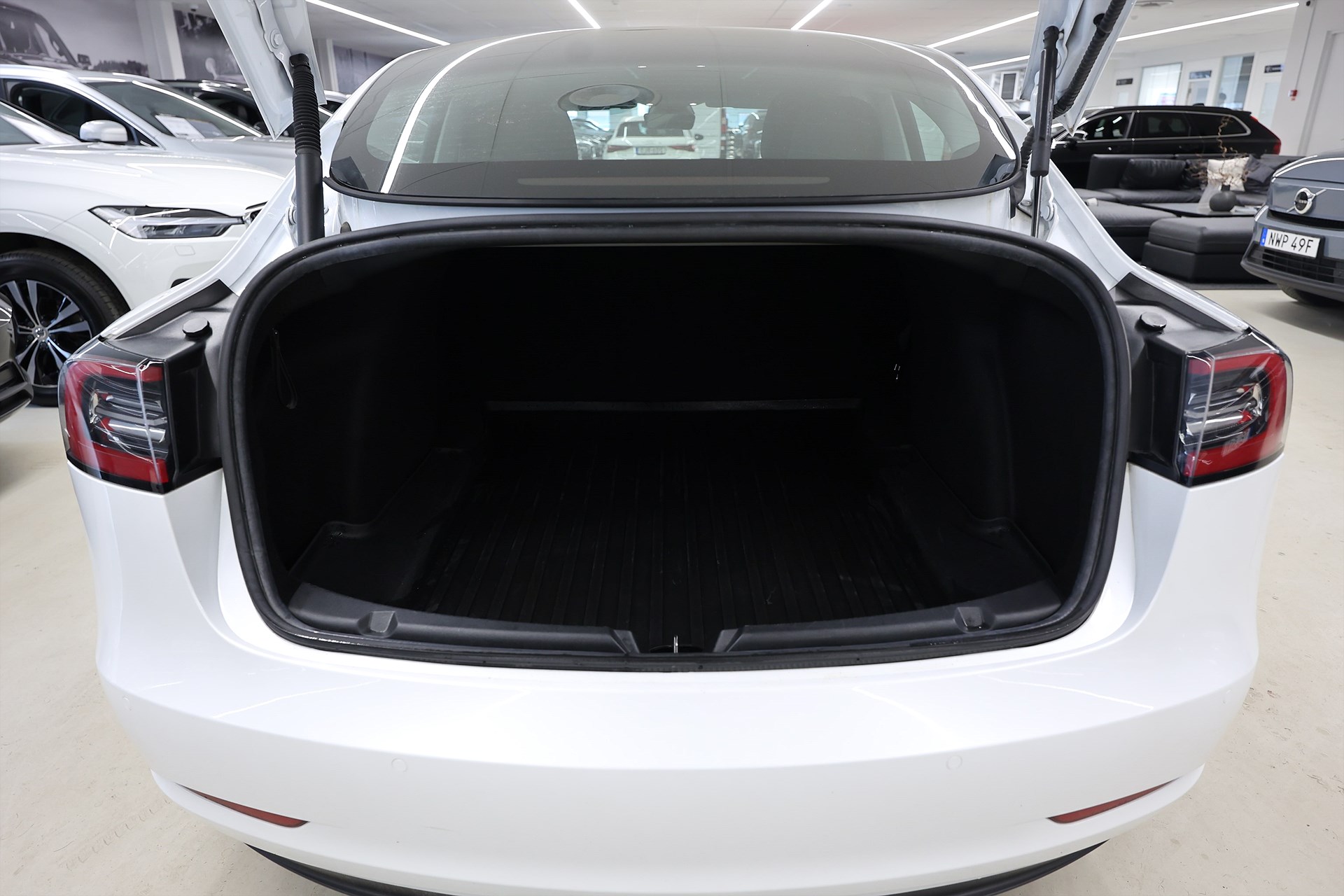 Tesla Model 3 Standard Range 283hk Pano Läder Navi B-Kamera Keyless