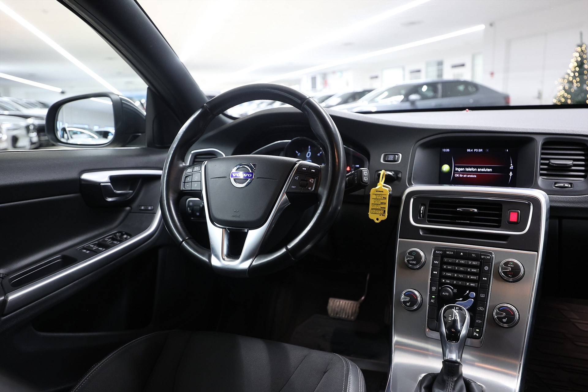 Volvo V60 D4 190hk *Hjulkampanj!* Momentum Värmare