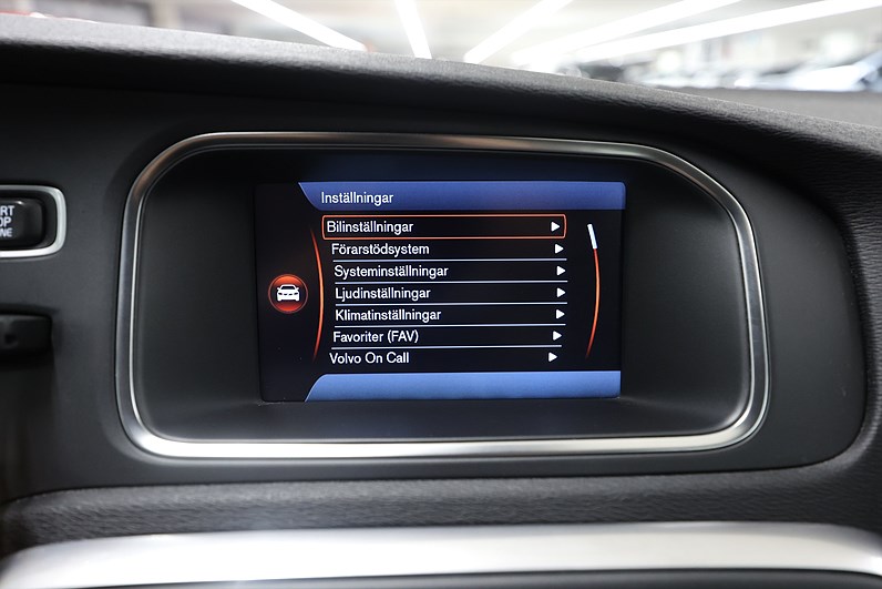 Volvo V40 D2 115hk *Hjulkampanj!* Summum Värmare Kamera