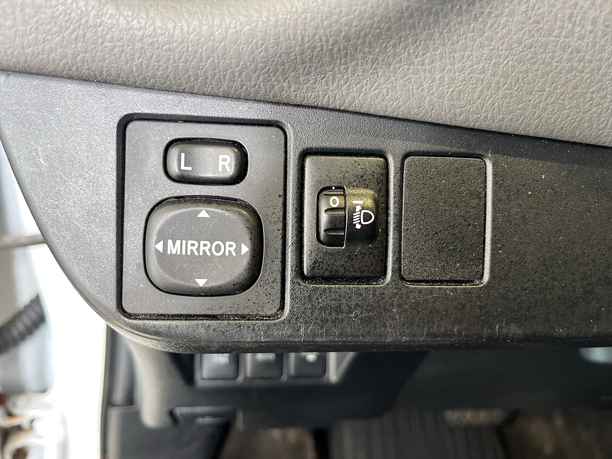 Toyota Yaris Hybrid e-CVT, 101hk, 2017