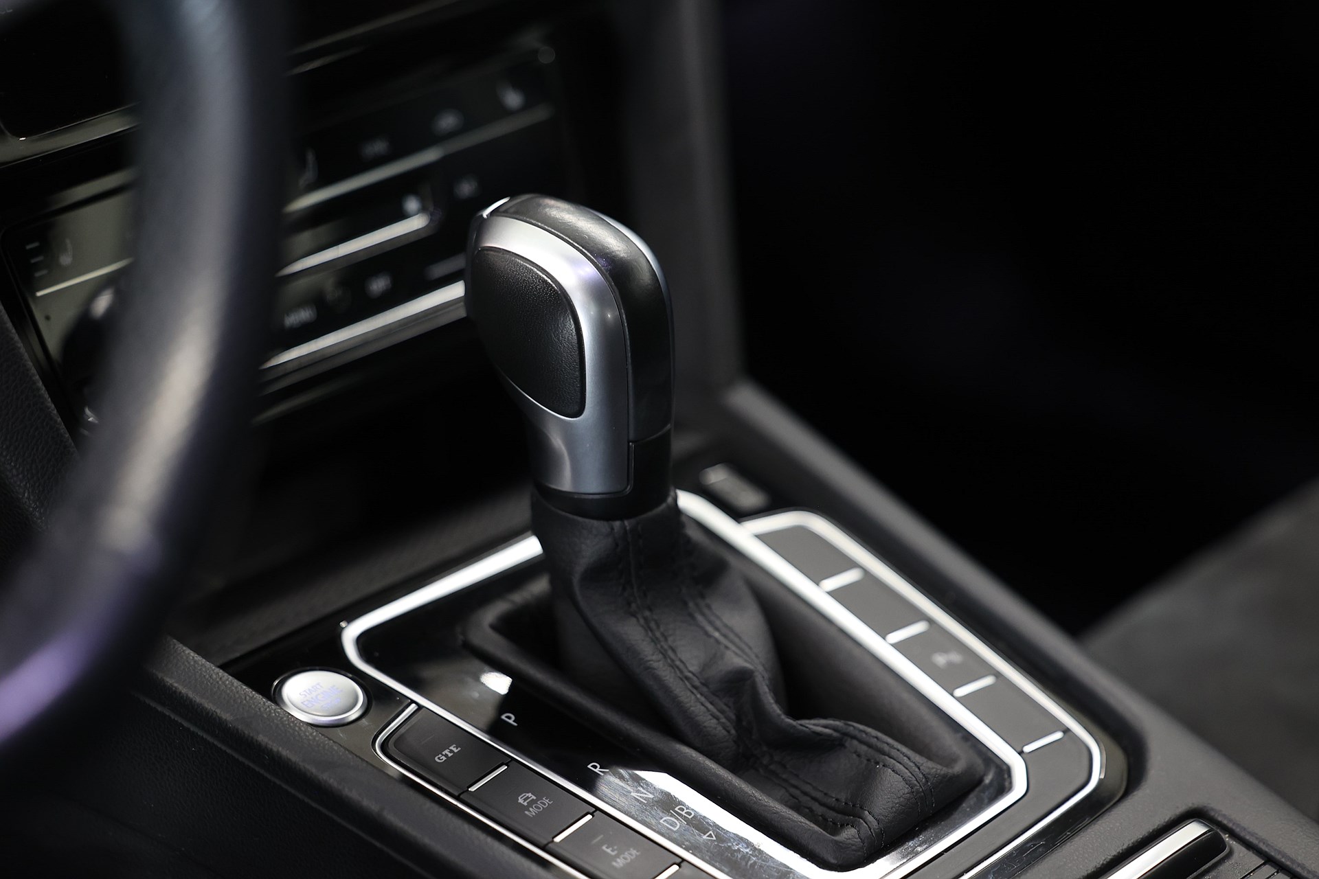Volkswagen Passat GTE IQ Cockpit B-kamera Drag Värmare MOMS