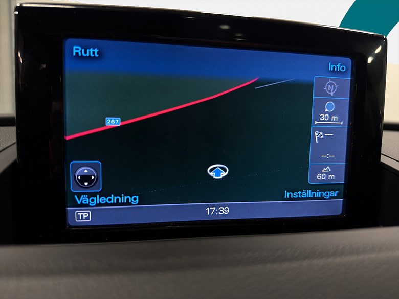 Audi Q3 2.0 TFSI quattro Panorama Navi Drag 2014, silver – bild 22 av 25, begagnad hos Niber i Järfälla