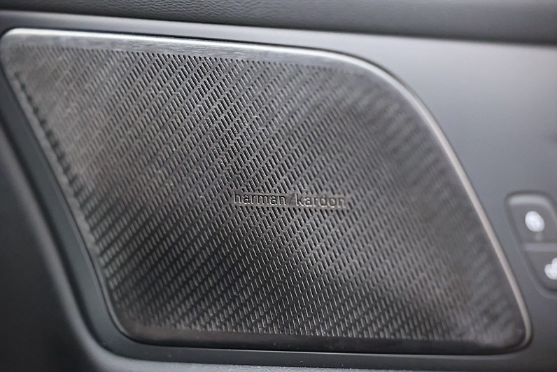 Volvo V60 Recharge T6 AWD 350hk Core H/K Läder Keyless Navi Drag