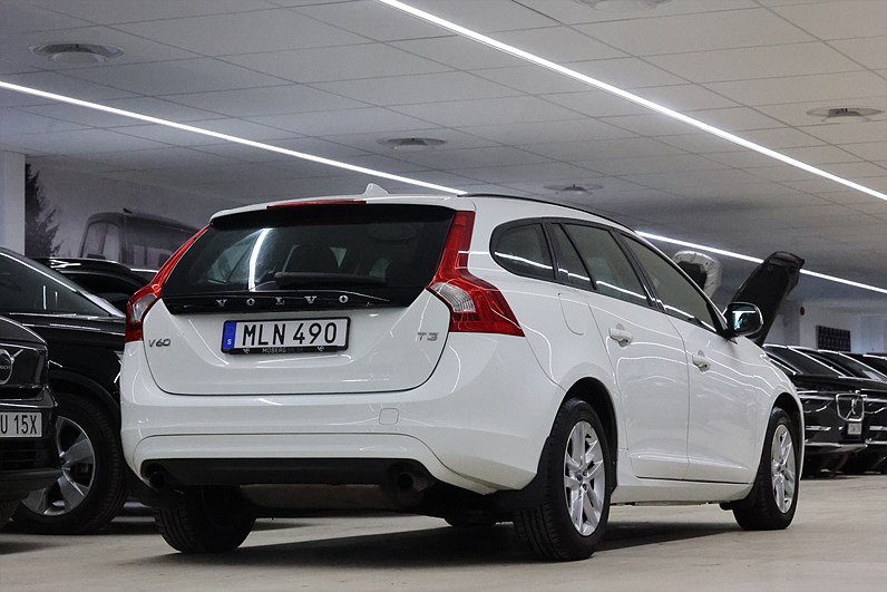 Volvo V60 T3 150hk Kinetic Värmare Farthållare