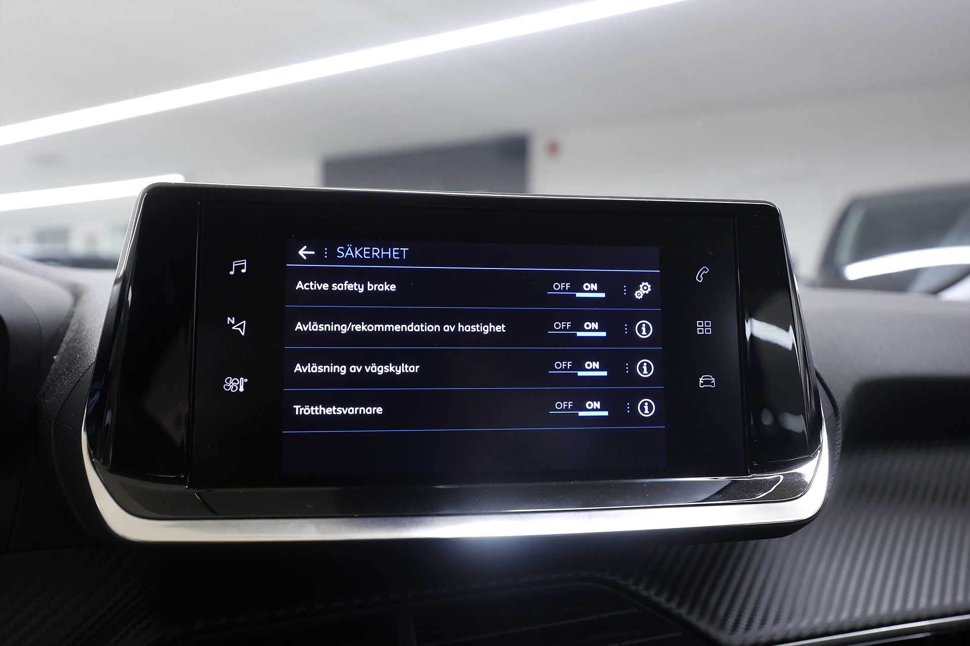 Peugeot 208 1.2 PureTech 75hk Active PDC Carplay