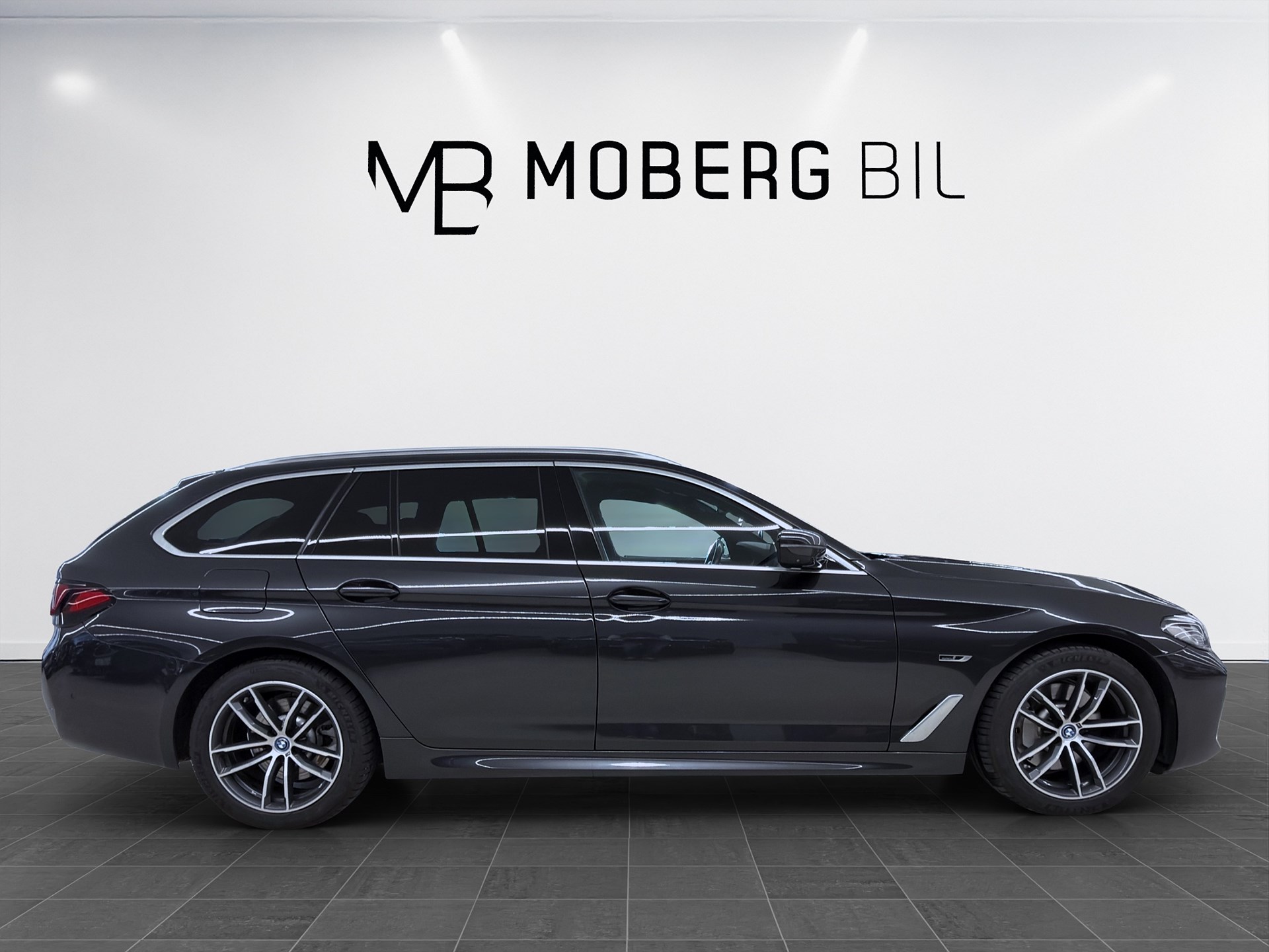 xDrive Touring 292hk Helg på Moberg! M Sport HUD 360 MOMS Navi Drag