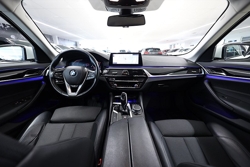BMW 520d xDrive Sedan 190hk Sport Line Shadowline B-Kamera Drag