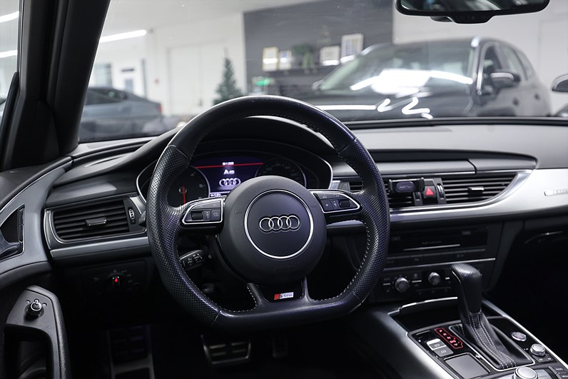 Audi A6 Avant 2.0 TDI Quattro 190hk S Line Drag Navi
