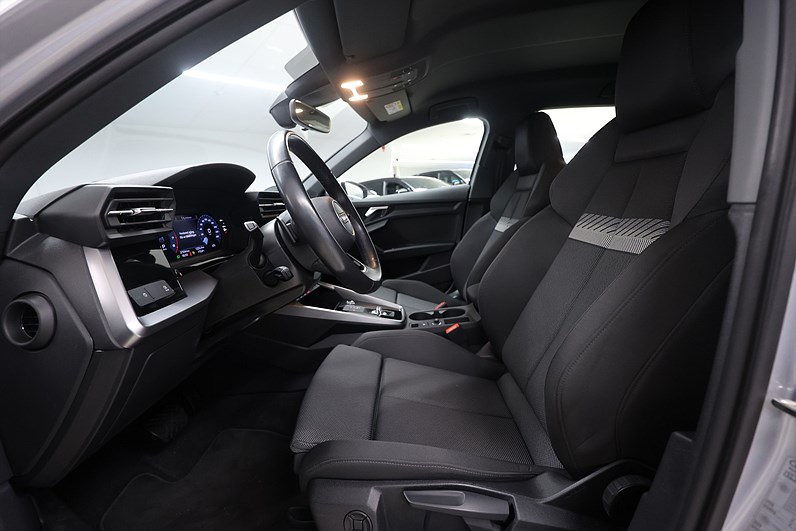 Audi A3 Sportback 35 TFSI 150hk *Hjulkampanj!* Proline Farth PDC