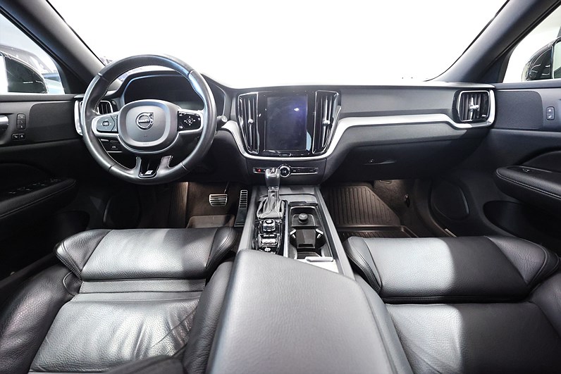 Volvo V60 T5 250hk R-Design Läder Keyless Värmare B-Kamera