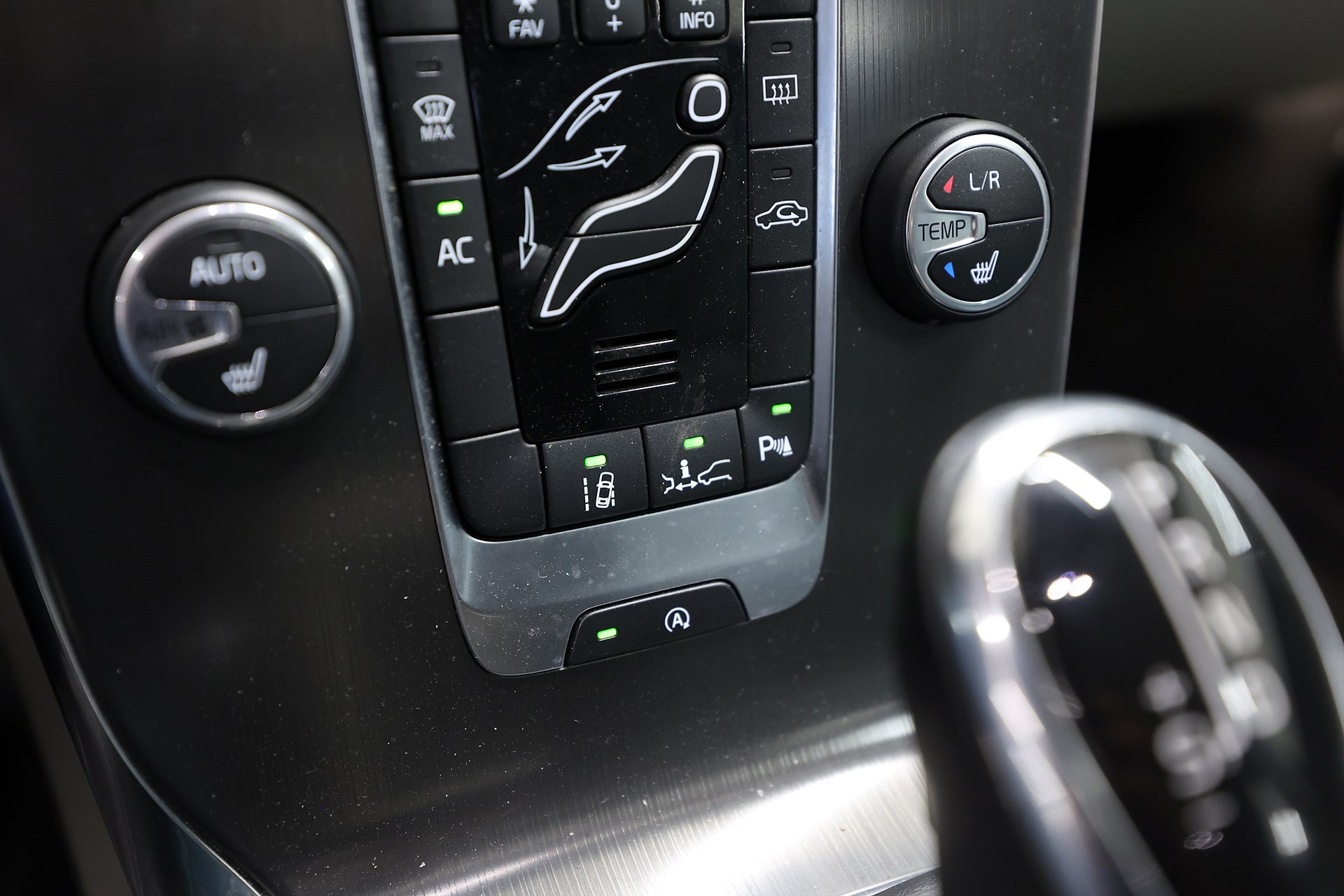 Volvo V40 D3 150hk Aut Summum Teknik Pkt Skinn Värmare
