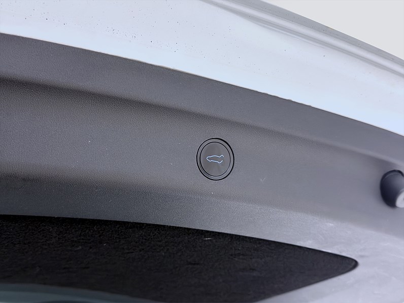 Tesla Model Y Long Range 514hk Helg på Moberg! Pano Läder B-Kamera
