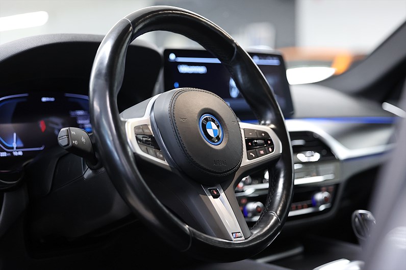 BMW 530e xDrive Touring M Sport Drag B kamera MOMS