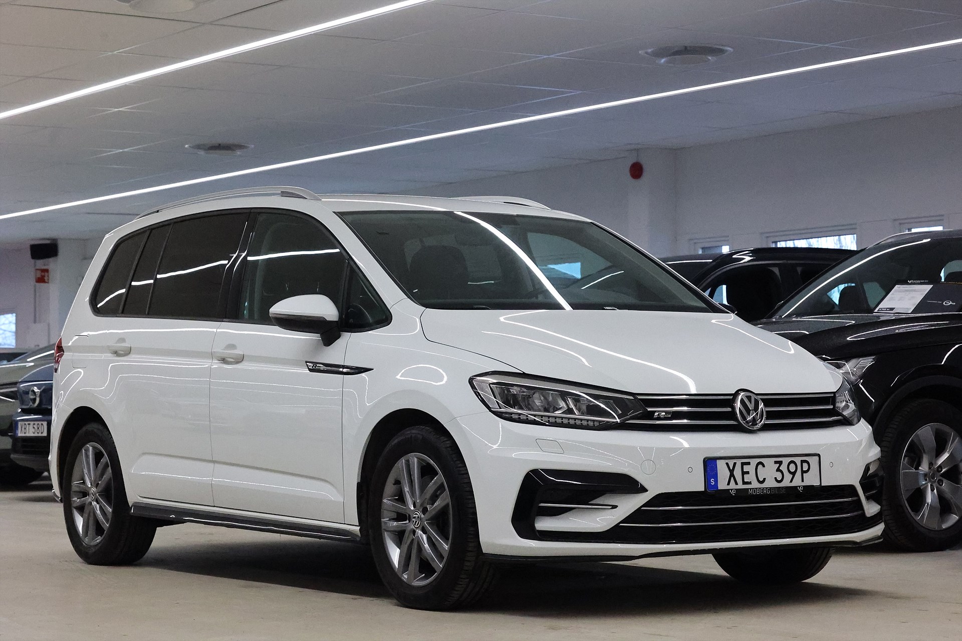 Volkswagen Touran 2.0 TDI 150hk R-Line 7 sits PDC LED MOMS