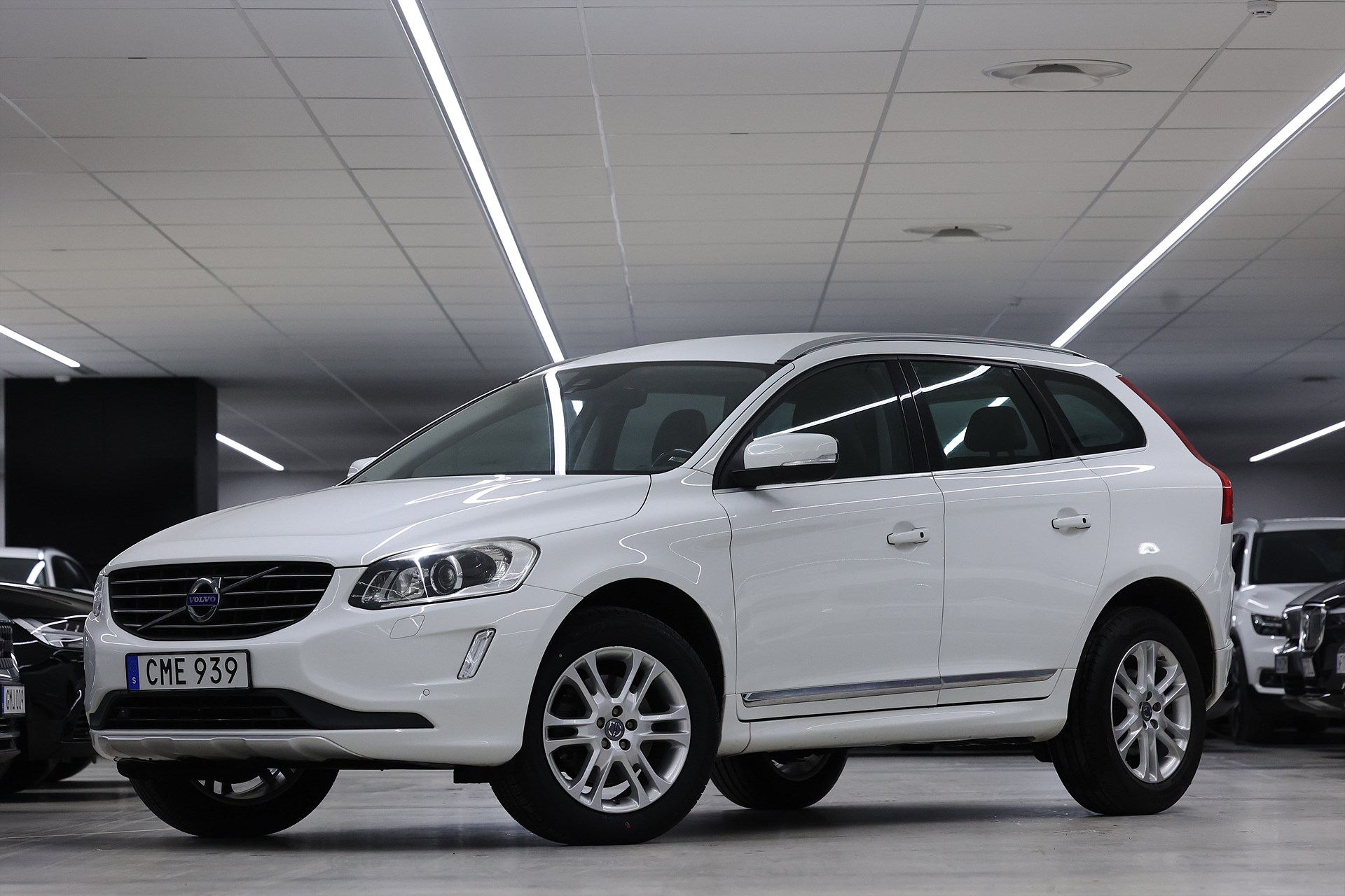Volvo XC60 D4 AWD 181hk *Hjulkampanj!* Summum B-kamera Värmare