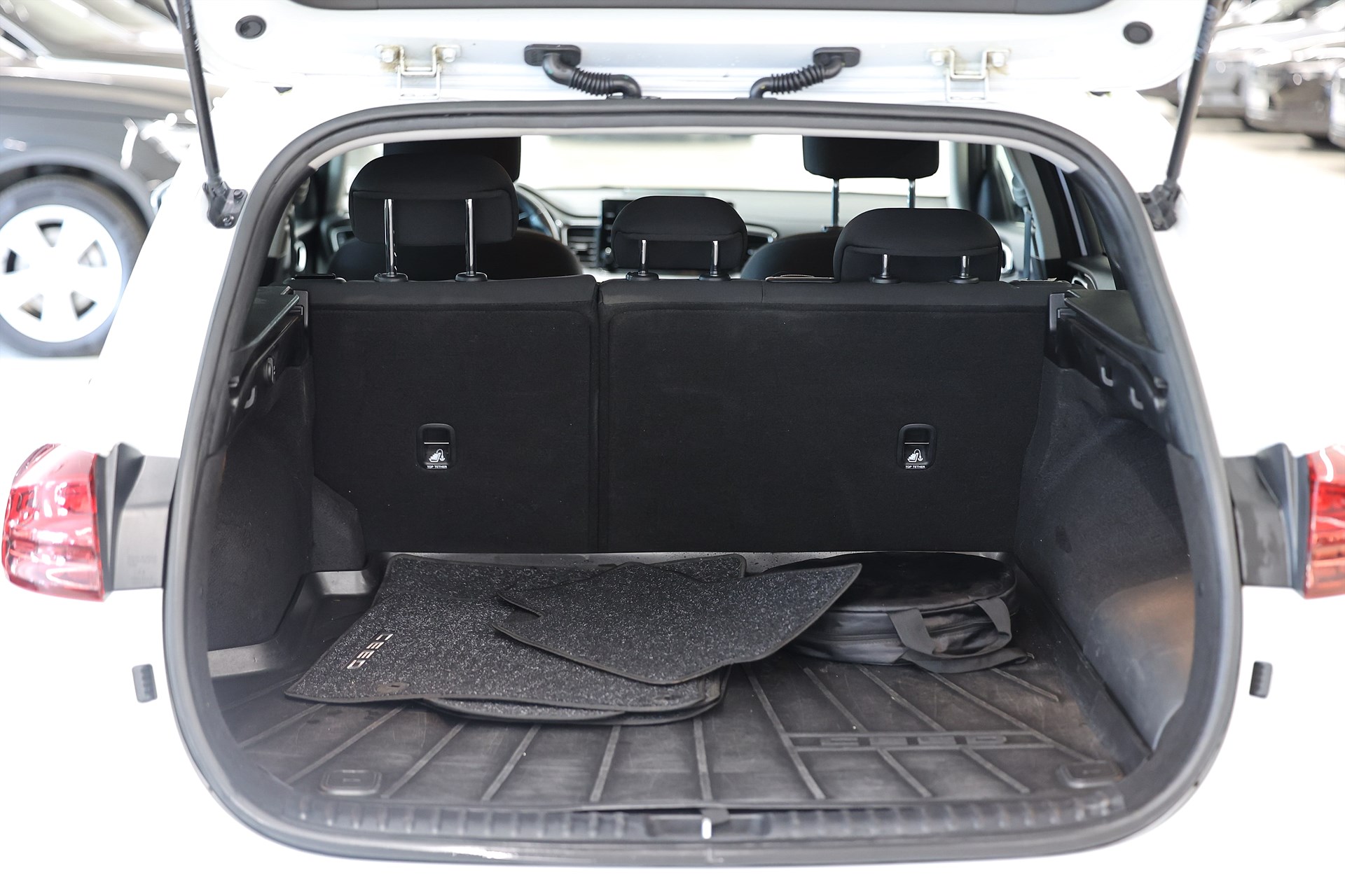 Kia Ceed Plug-in SportsWagon 141hk B-kamera Keyless CarPlay