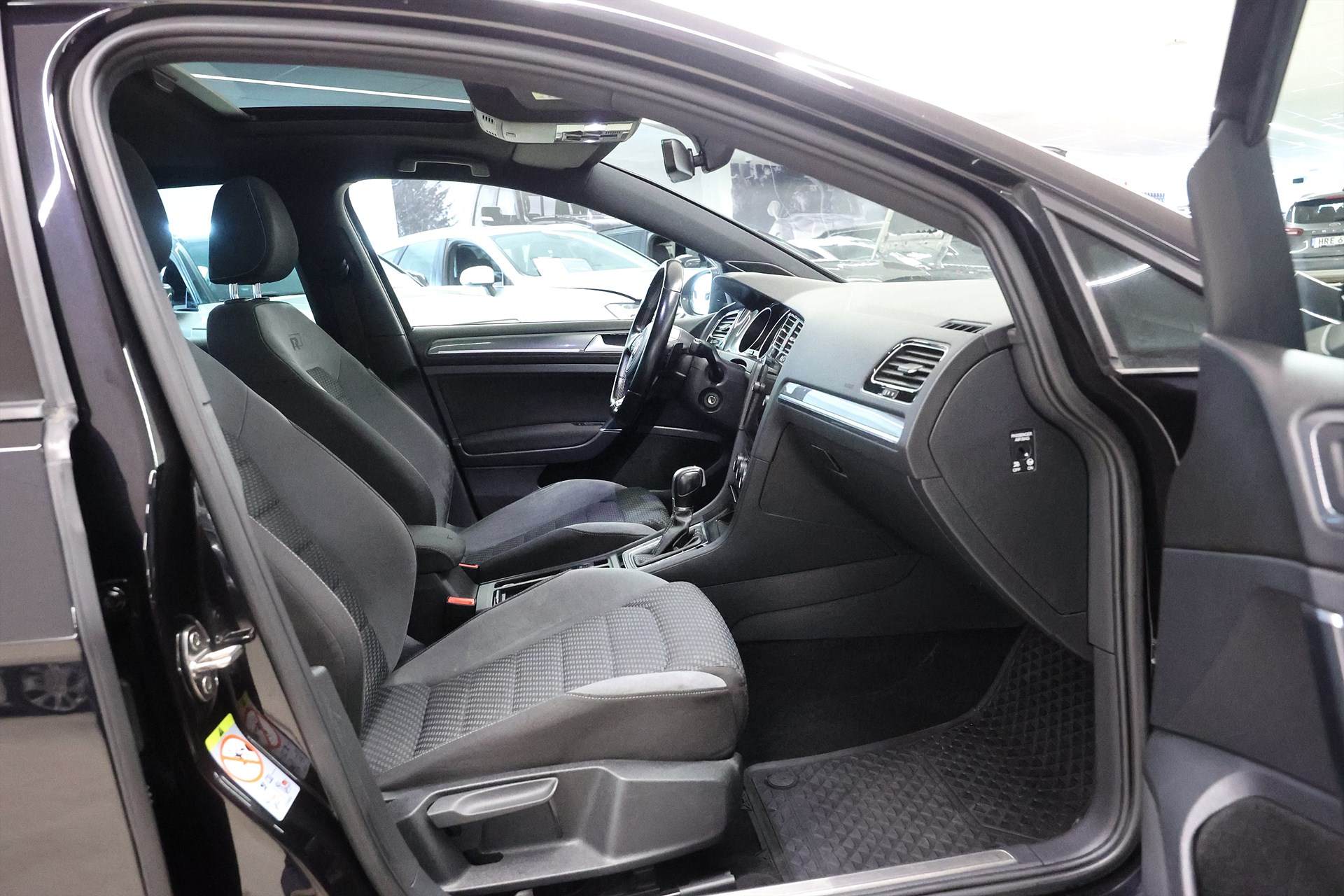 Volkswagen Golf 1.4 TSI 150hk R-Line Dynaudio Pano Värmare