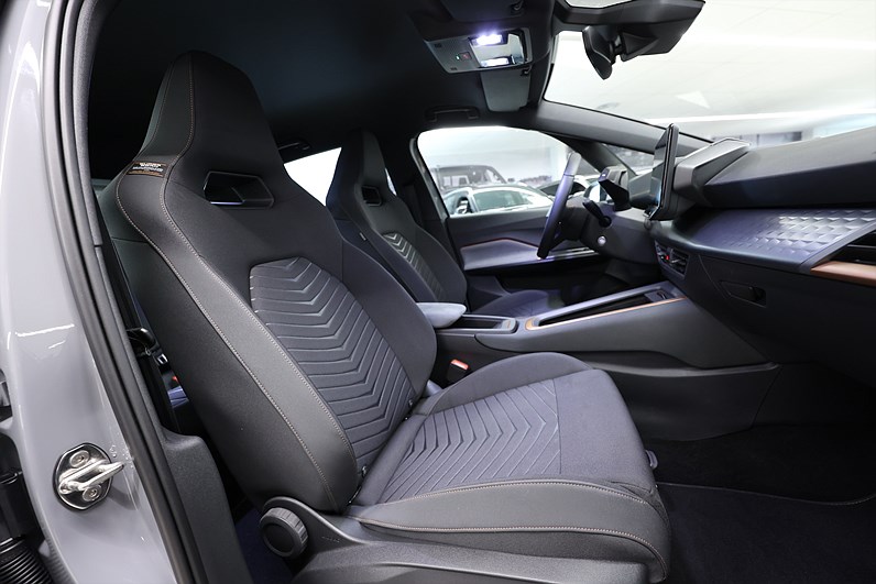 Cupra Born 58 204hk 578km räckvidd Värmare Carplay PDC MOMS