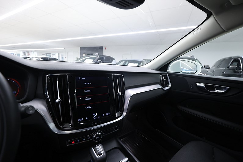 Volvo V60 Cross Country D4 AWD *Hjulkampanj!* Momentum Carplay