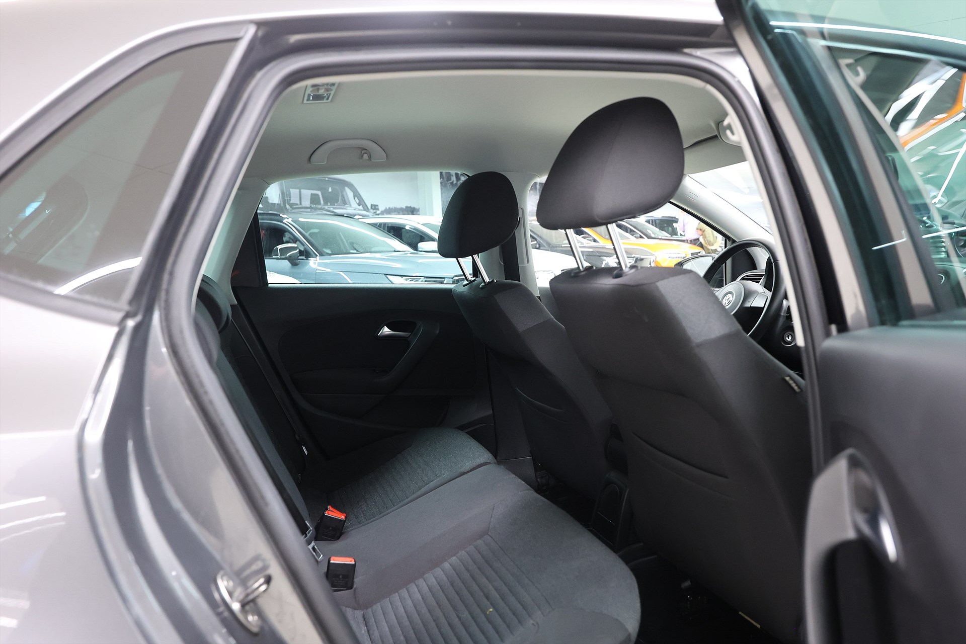 Volkswagen Polo 1.2 TSI 90hk *Hjulkampanj!* Masters R Line PDC Farth