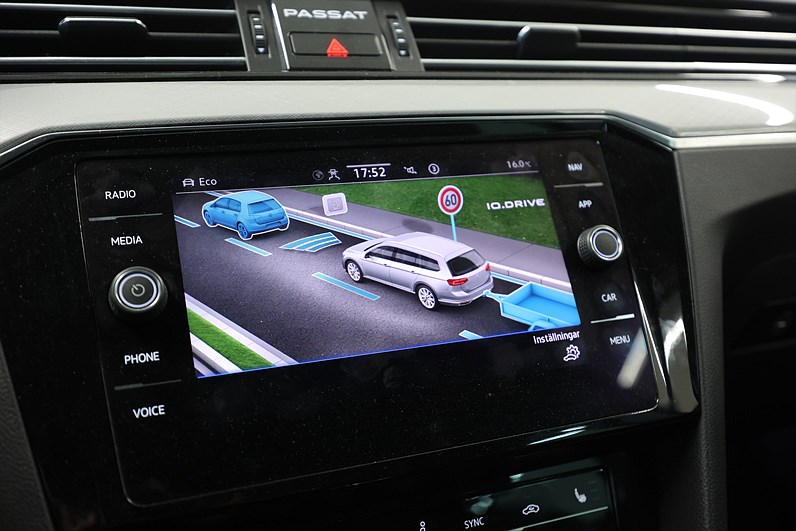 Volkswagen Passat SC GTE 218hk Executive Alcantara Drag B-Kamera