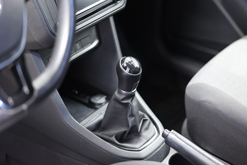 Volkswagen Caddy 2.0 TDI Värmare Carplay Drag LEASBAR