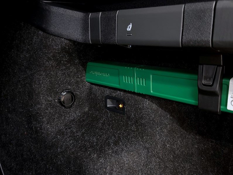 iV 80x 265hk Drag B-Kamera CarPlay Navi