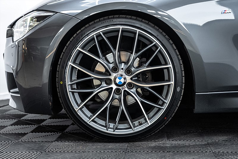 Bmw 320 2019 - miniatyr 4