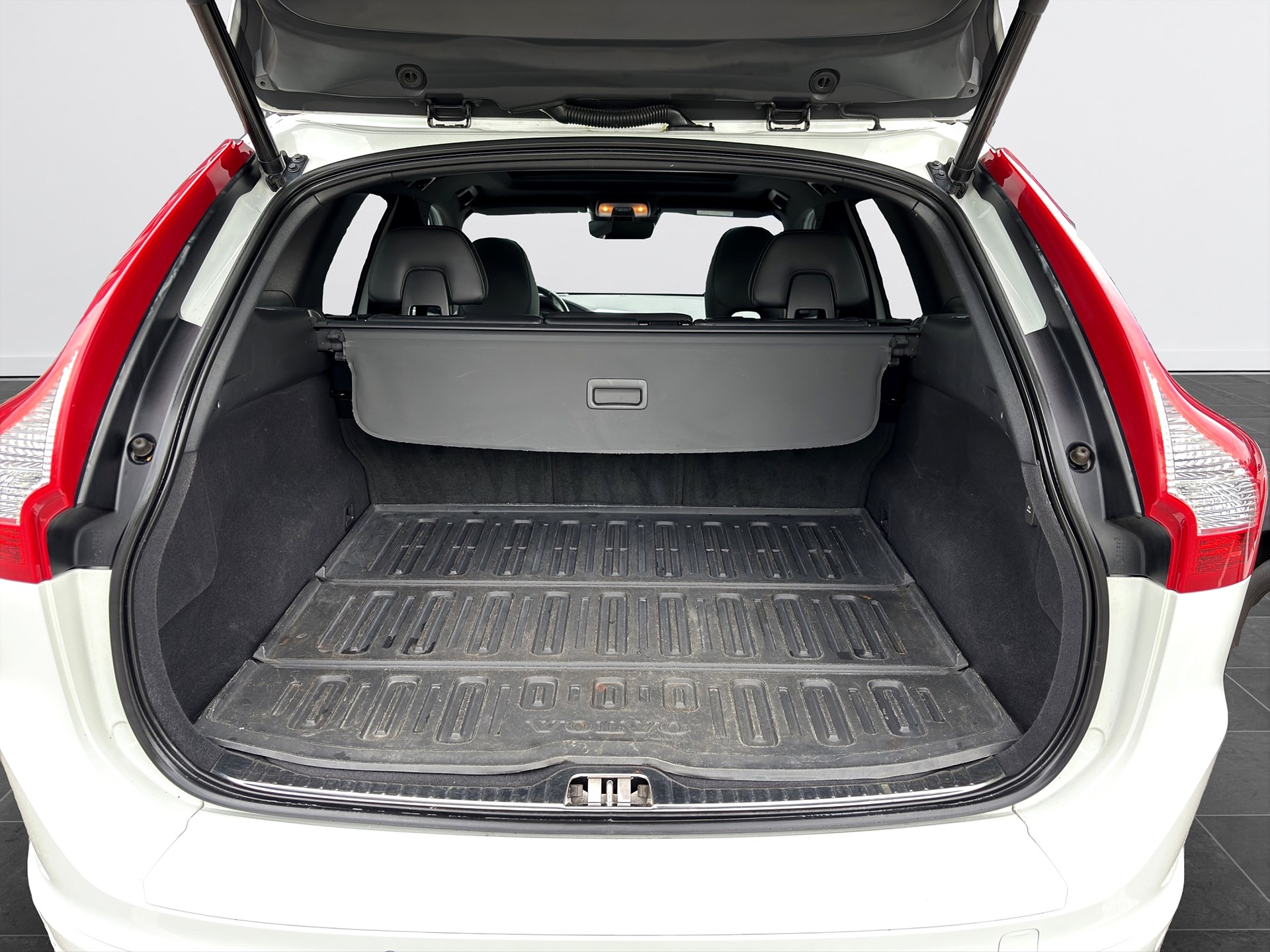 Volvo XC60 D4 AWD 190hk Drag Keyless Skinn B-Kamera VOC Pano