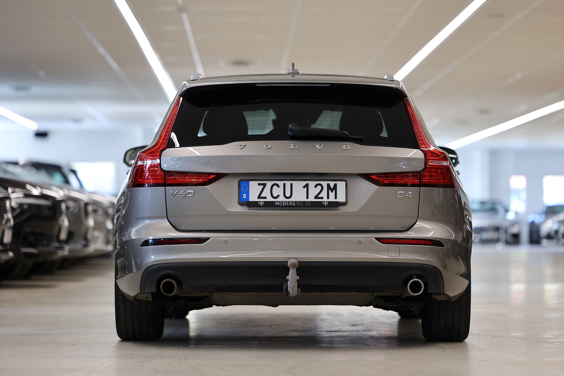 Volvo V60 B4 197hk Momentum H/K Värmare CarpPlay Drag B-Kamera