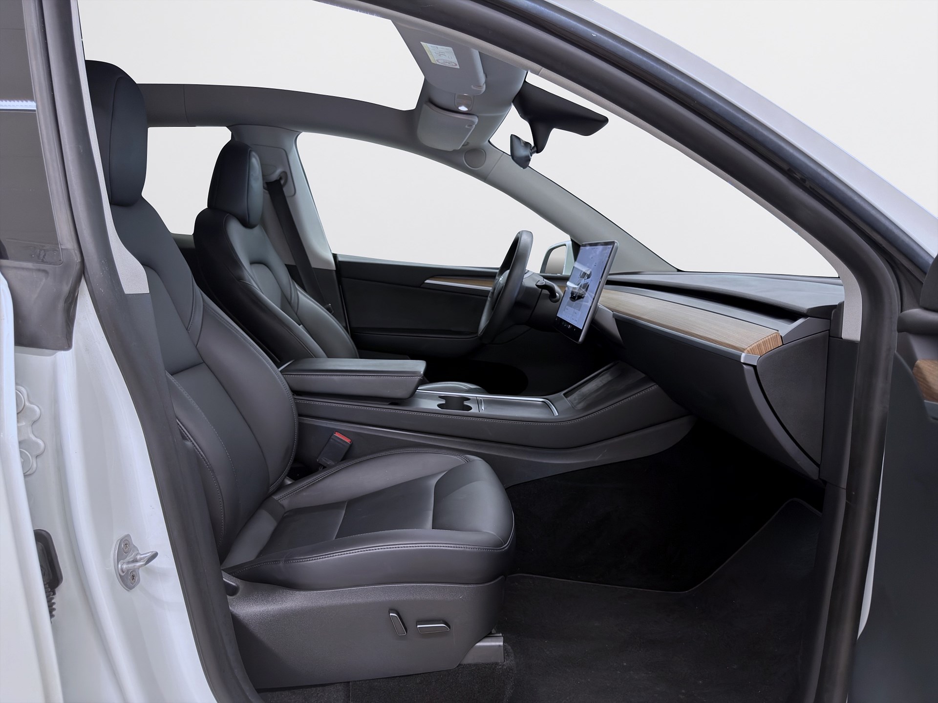 Tesla Model Y Long Range AWD 514hk Pano Drag Läder Navi