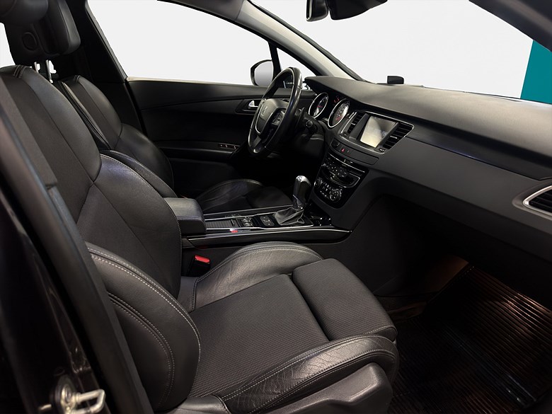 Peugeot 508 RXH 2.0 BlueHDi Aut HUD Pano Navi Kamera 2016, grå – bild 21 av 23, begagnad hos Niber i Järfälla