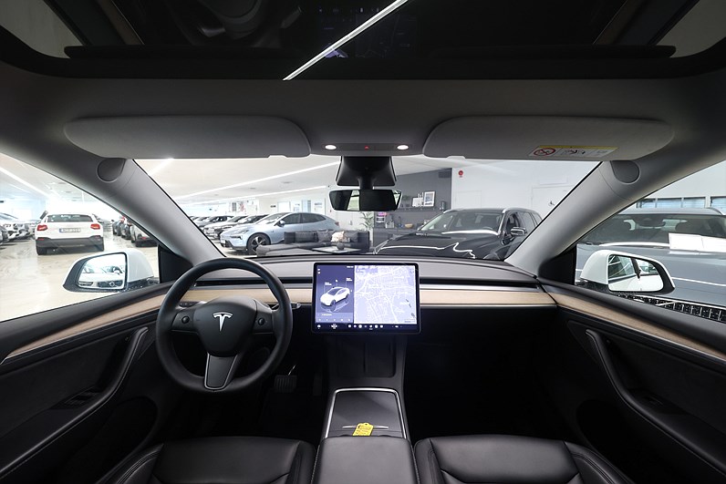 Tesla Model Y Long Range 514hk *Hjulkampanj!* AWD Pano AP MOMS