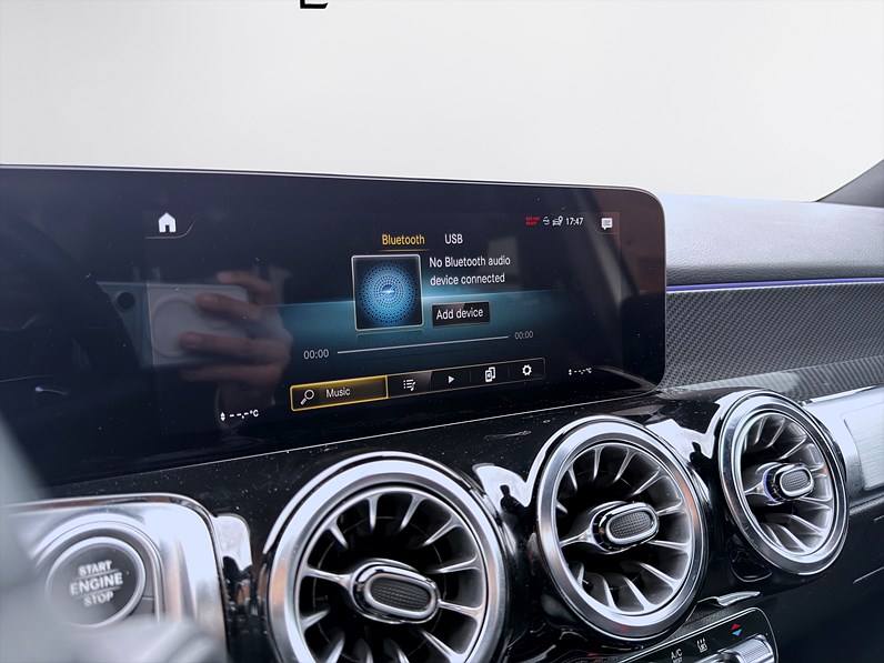 Mercedes-Benz GLB 200 d 150hk AMG Line Navi Keyless Drag B-Kamera