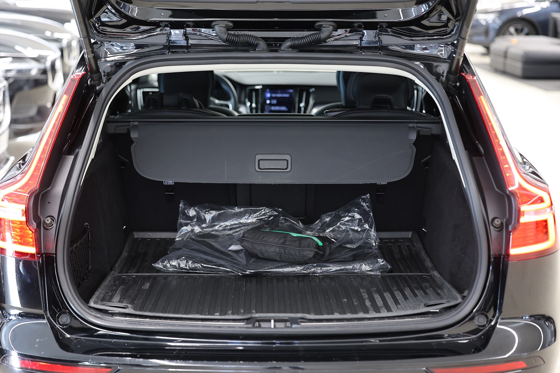 Volvo V60 B4 197hk Momentum B-kamera Keyless Drag VOC MOMS