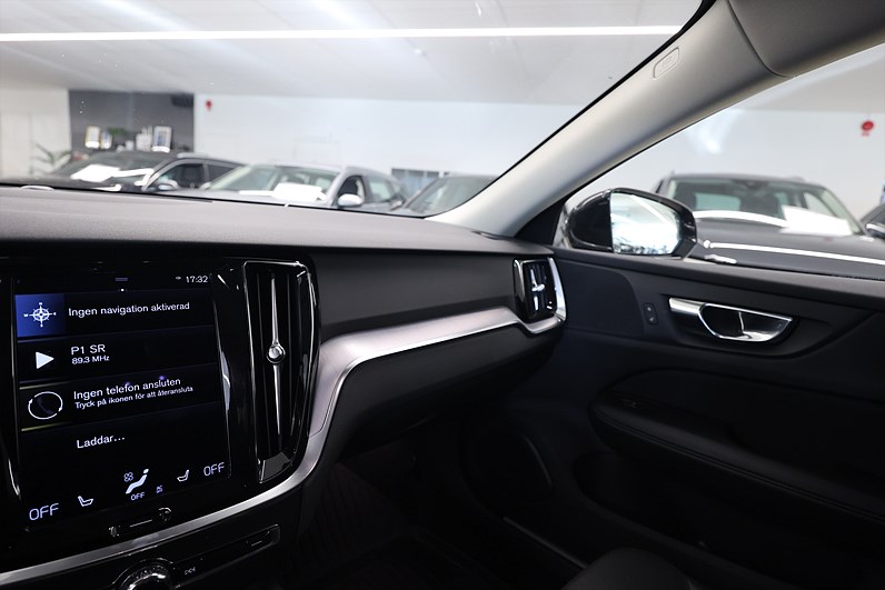 Volvo V60 B4 197hk Momentum B-kamera Keyless Drag VOC MOMS