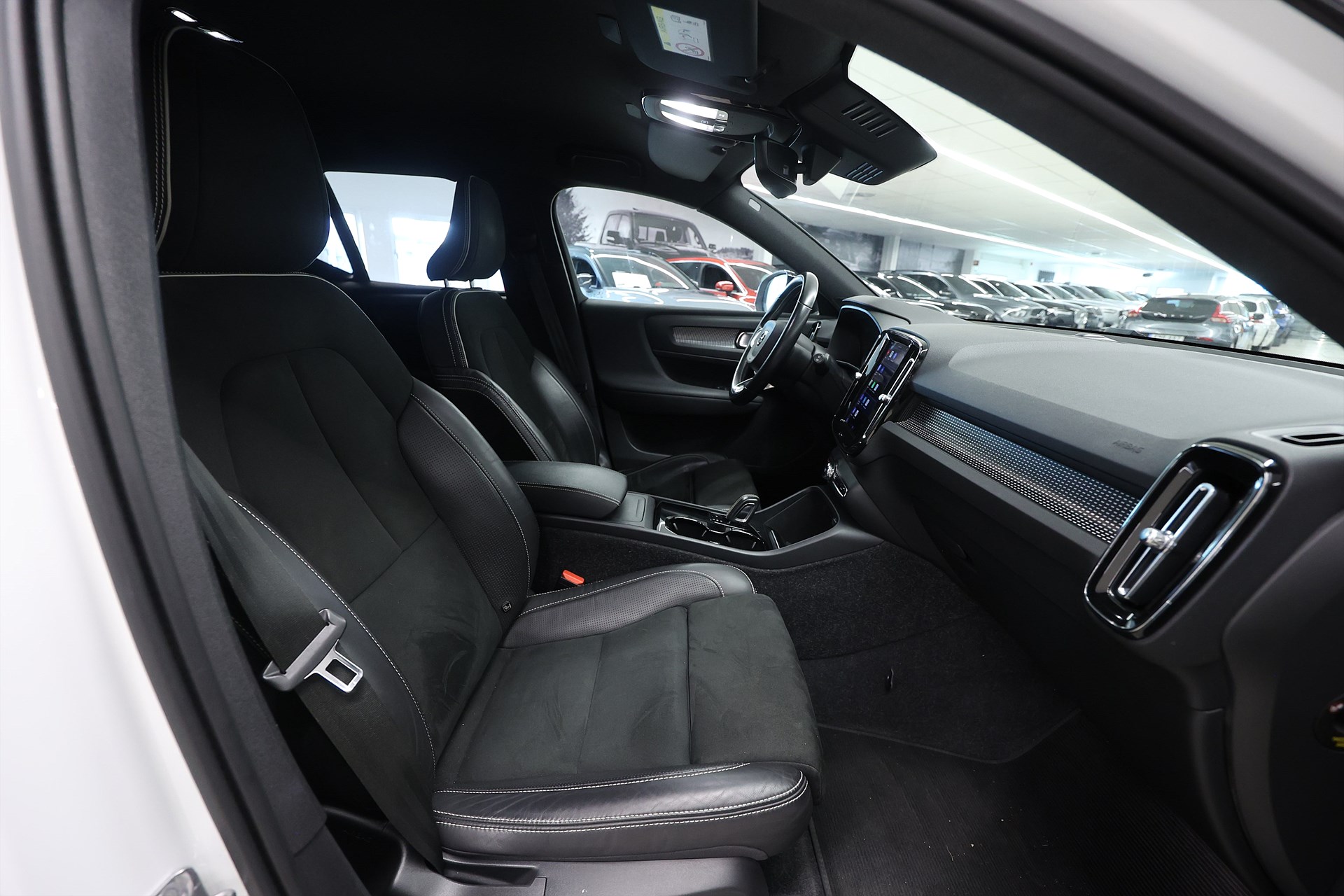 Volvo XC40 P8 Recharge *Hjulkampanj!* Core 532km räckvidd Drag