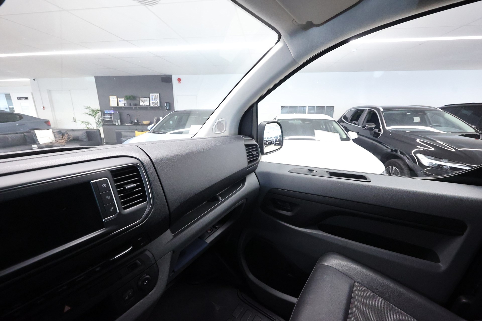 Peugeot Expert 2.0 144hk L3 Värmare Drag B-kamera MOMS