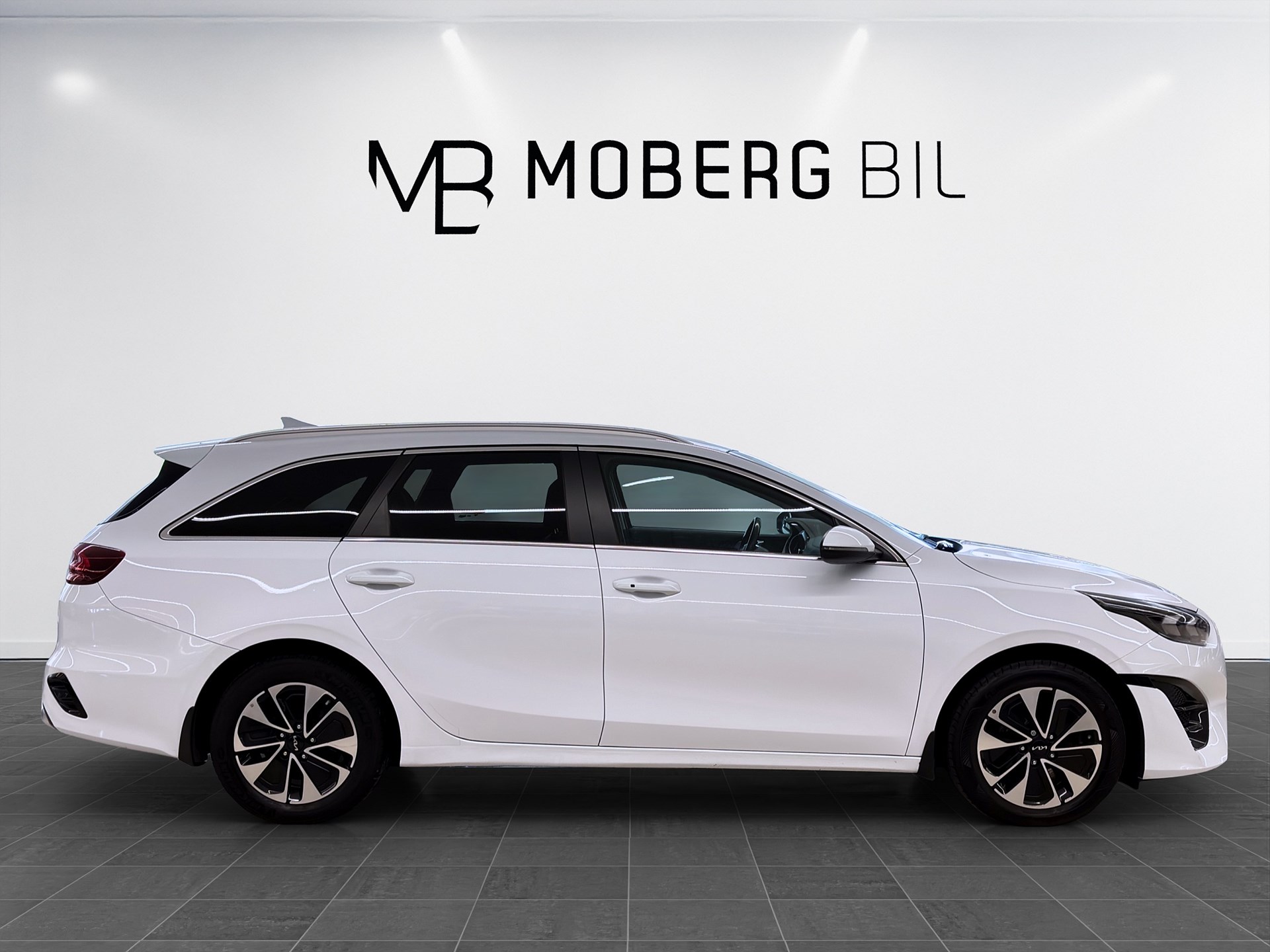 Kia Ceed SW Plug-in Hybrid 141hk Helg på Moberg! Advance B-Kamera Navi Keyless